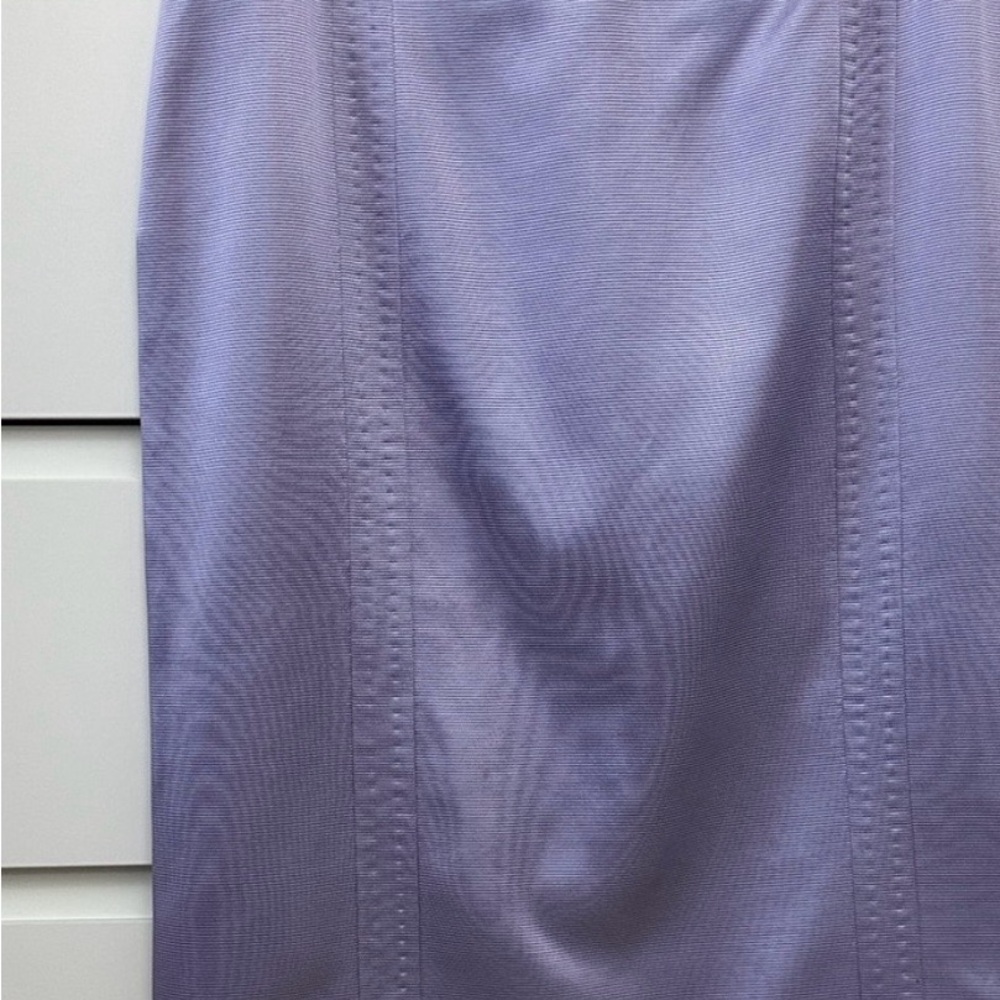 MaxMara’ elegant lavender Pencil Skirt. Lined. Size 4!!